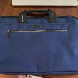 NWOT Targus 17” Navy Laptop Bag